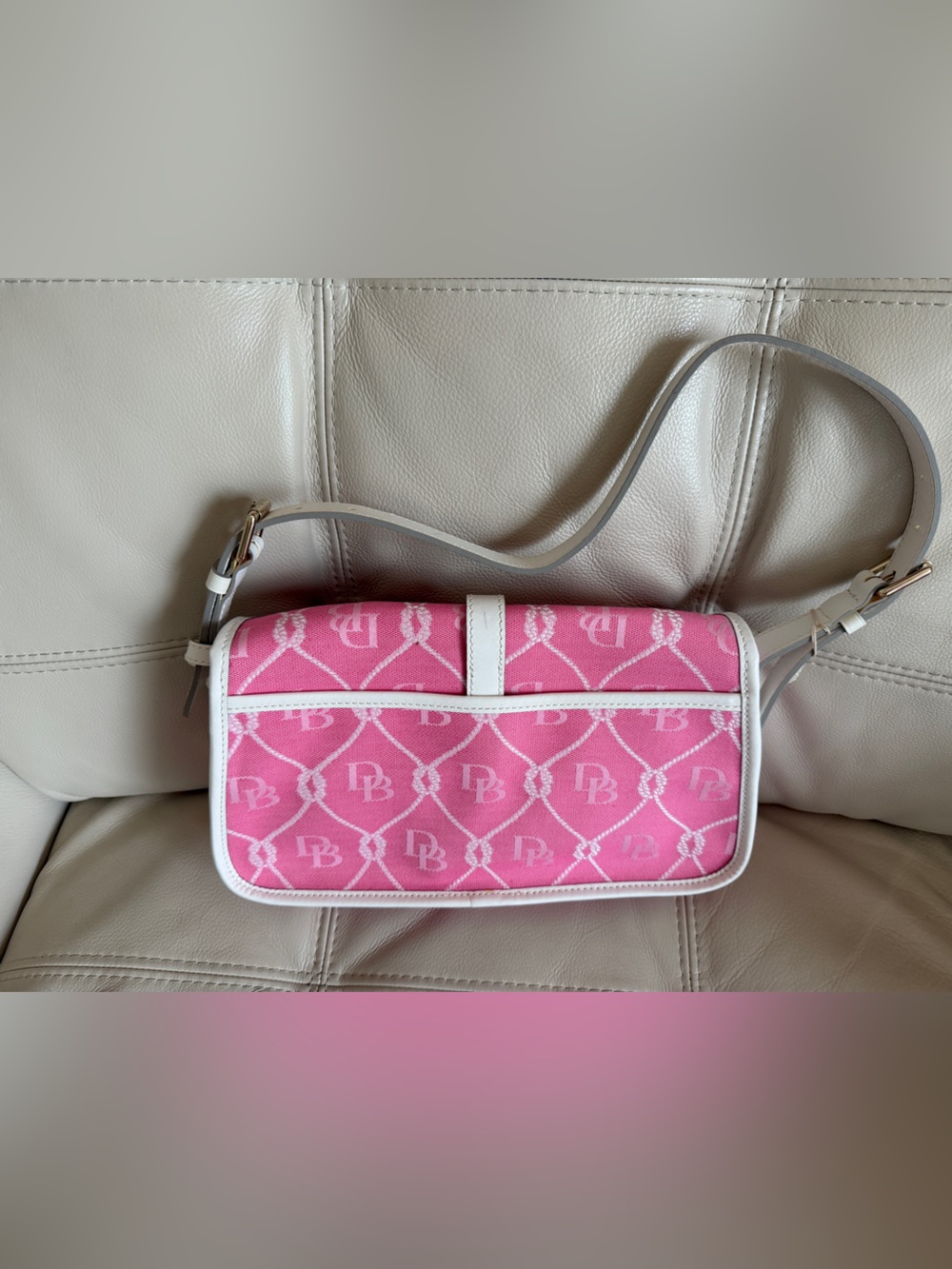 NWT Dooney & Bourke Pink signature Jacquard bag with White leather Trim - Picture 2 of 6